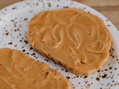 How to choose natural peanut butter with no added sugar